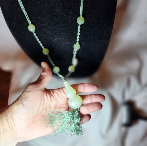 Vintage Jade silk corded Necklace NWT - Picture 3 of 8